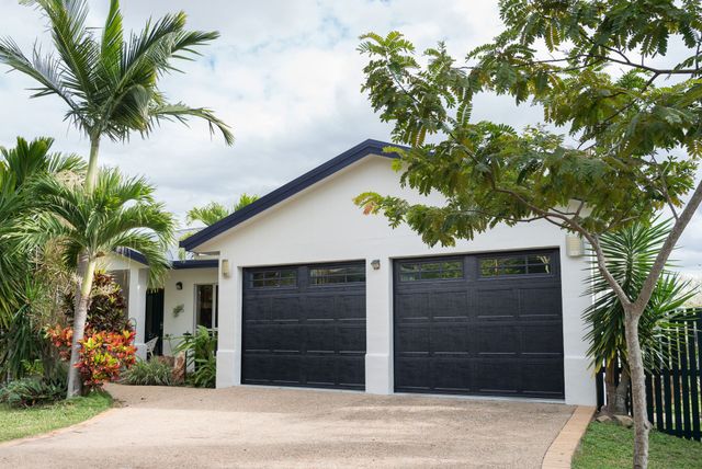 Steel 2400 Series Garage Doors | Haas Door | US